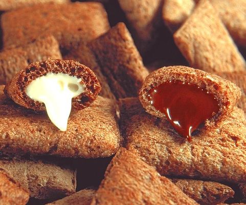 De hete Verkoopkern het Vullen Snack die van de Snackbarrookwolk Lijn uitdrijft