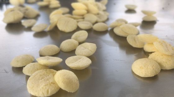 De Snack die van de graanrookwolk de Snack maakt die van de Machinevrije tijd 12 Maanden verwerkt Garantie